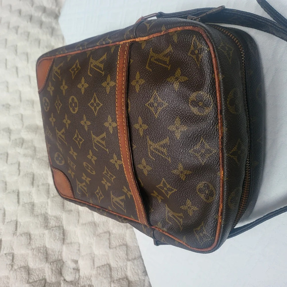 Louis Vuitton Louis Vuitton Monogram Danube Mm Bag - Picture 4 of 12